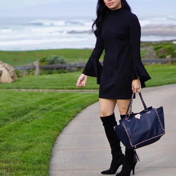 Black mini dress with fluted flare sleeves - Picture 2 of 4